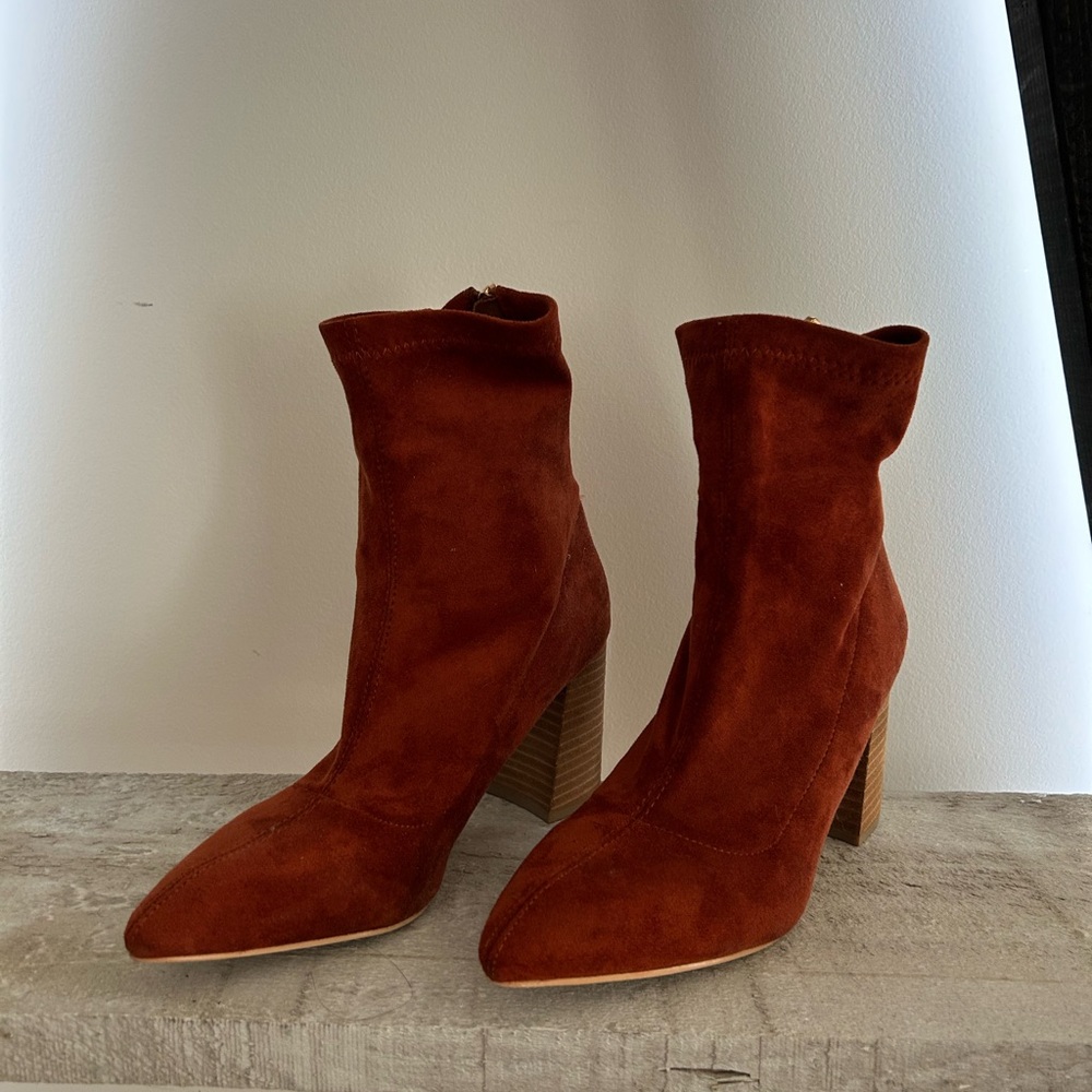 Lulus Ankle Boots in Rust Orange - size 6.5